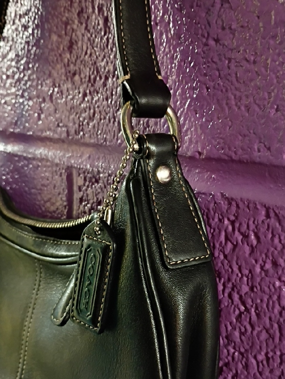 Vintage Coach Soho Black Leather Shoulder Bag with Silver Hardware - Picture 3 of 5